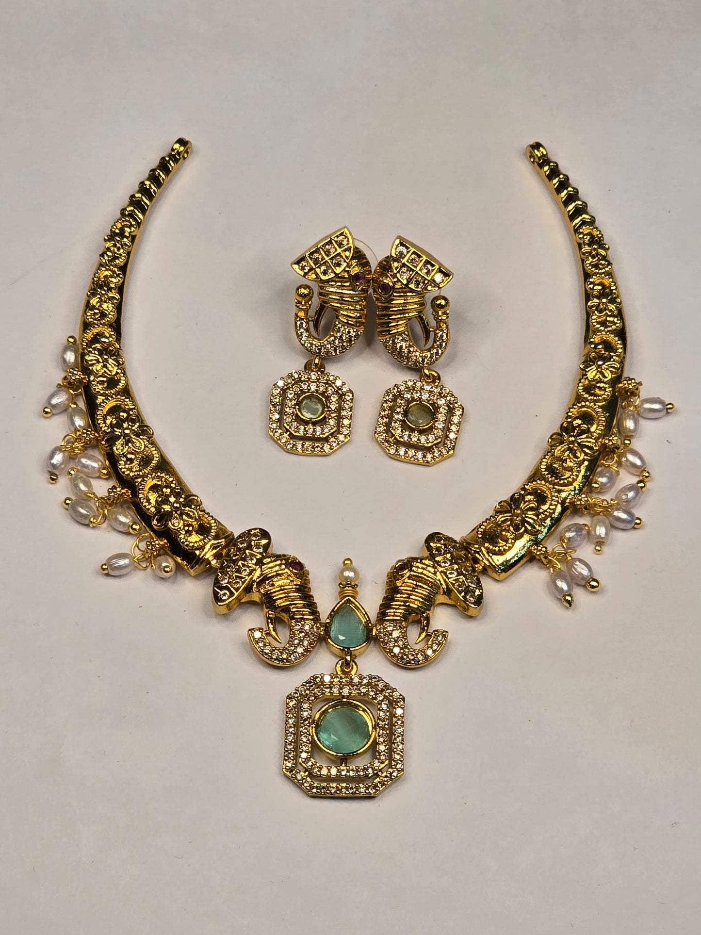 Neroni Traditional Gold-Tone Short Necklace Set with Earrings