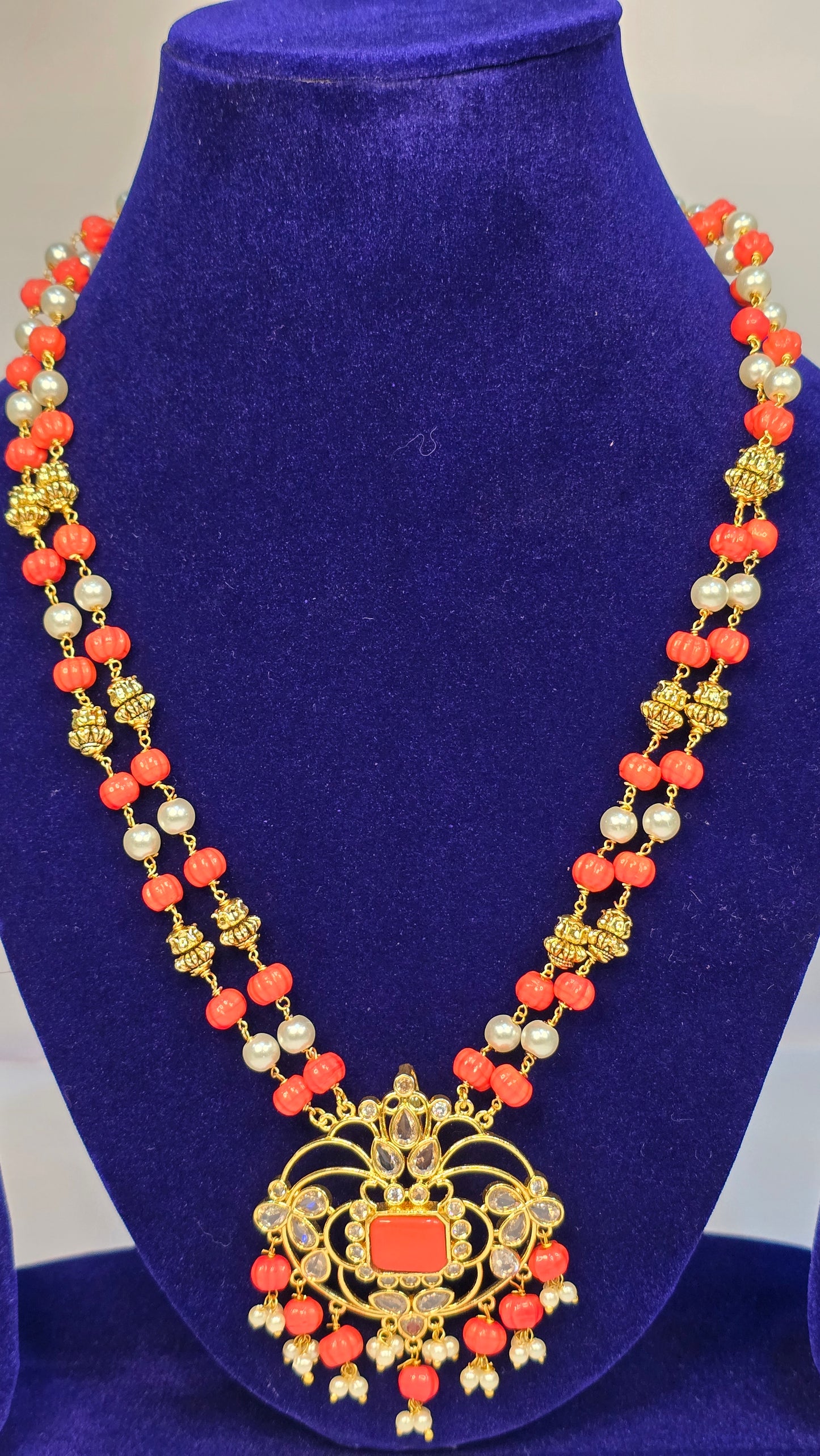 Neroni Traditional Coral Bead Necklace Set with Earrings