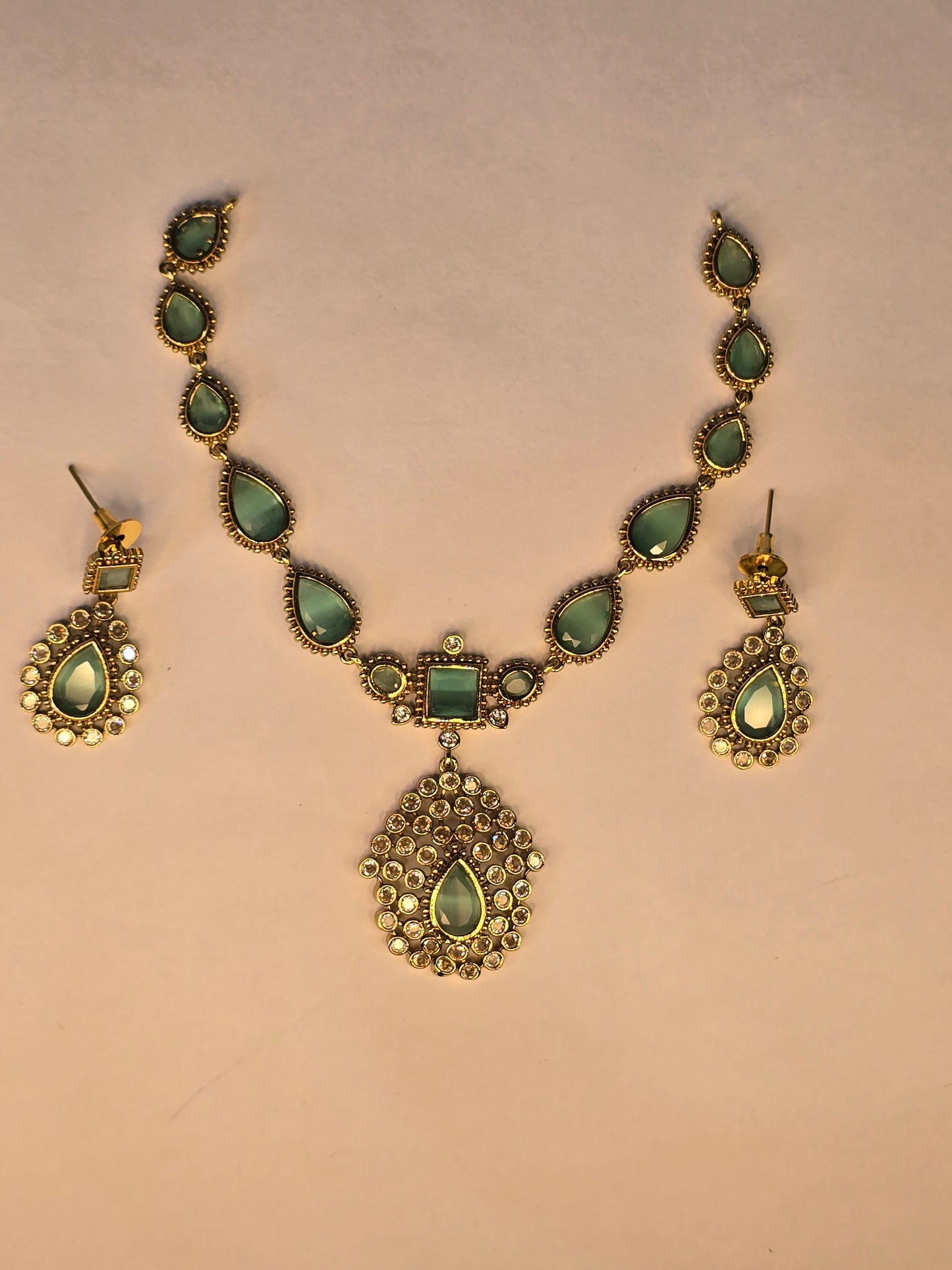 NERONI Gold-Plated Green Stone CZ Necklace Set – Royal Drop Design