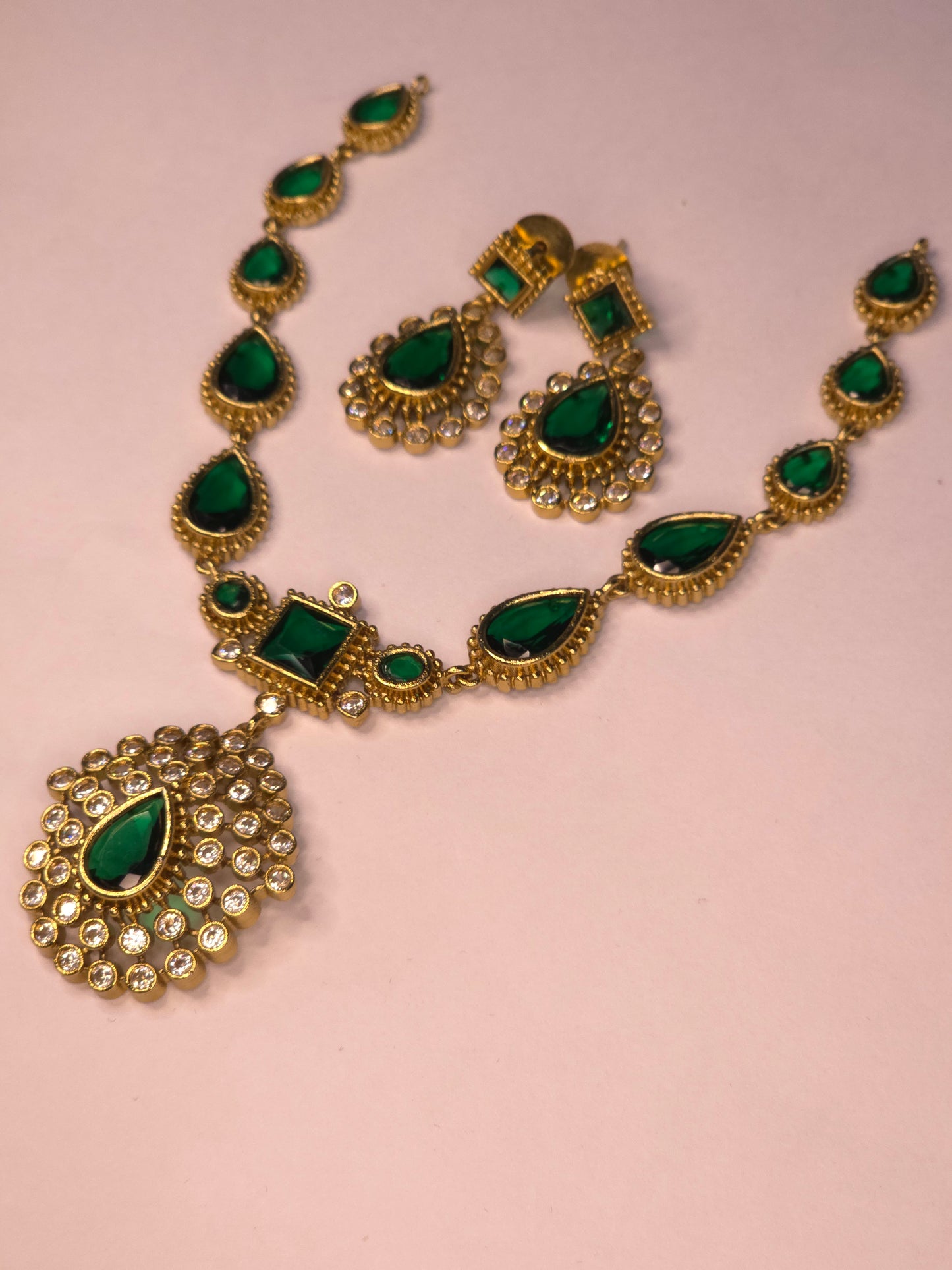 NERONI Gold-Plated Emerald Green CZ Necklace Set – Royal Drop Design
