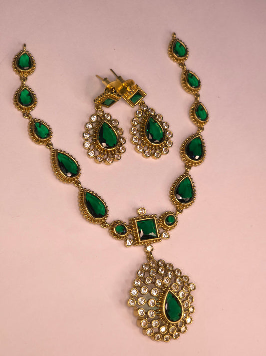 NERONI Gold-Plated Emerald Green CZ Necklace Set – Royal Drop Design