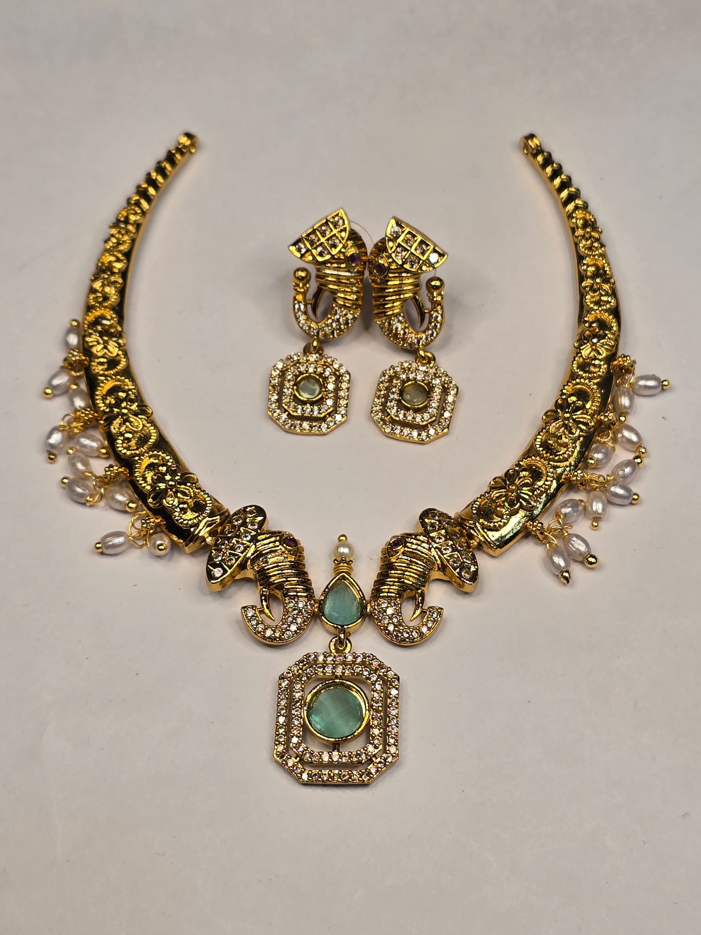 Neroni Traditional Gold-Tone Short Necklace Set with Earrings