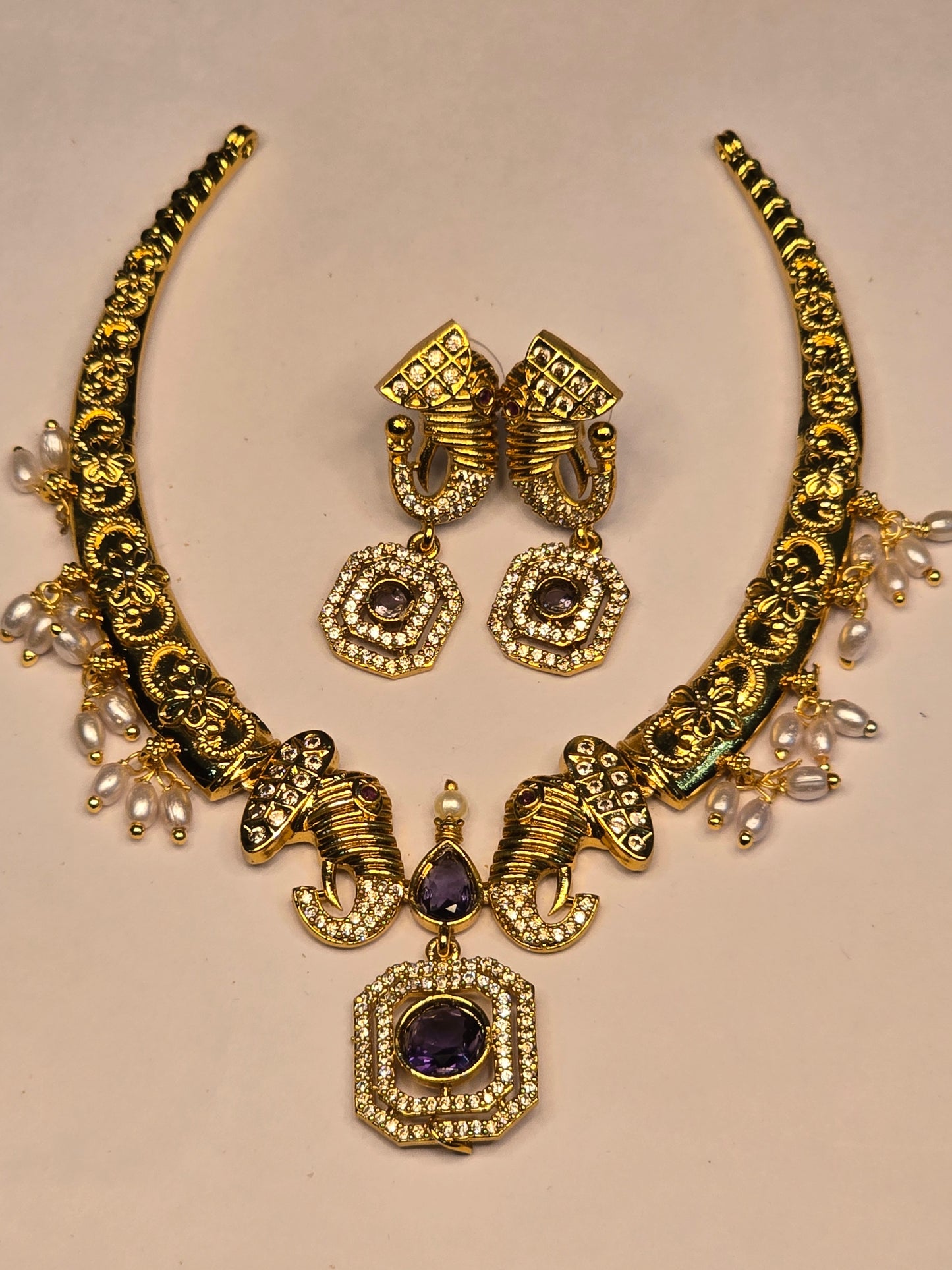 Neroni Traditional Gold-Tone Short Necklace Set with Earrings