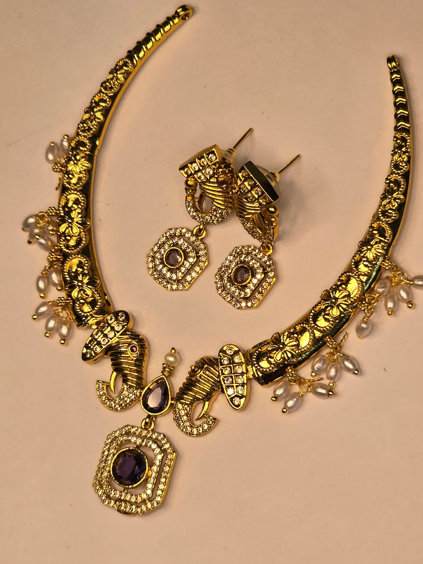 Neroni Traditional Gold-Tone Short Necklace Set with Earrings